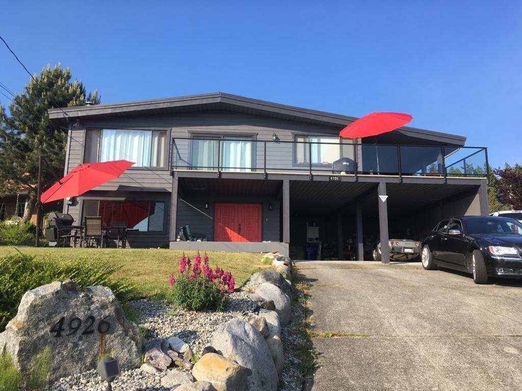 Sunshine Coast Suites Sechelt Bagian luar foto
