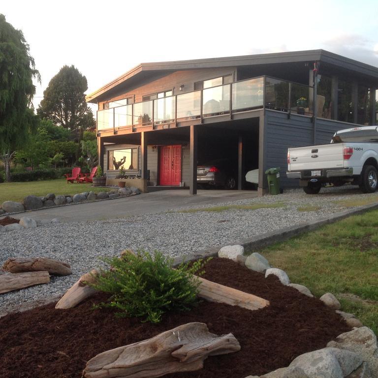 Sunshine Coast Suites Sechelt Bagian luar foto