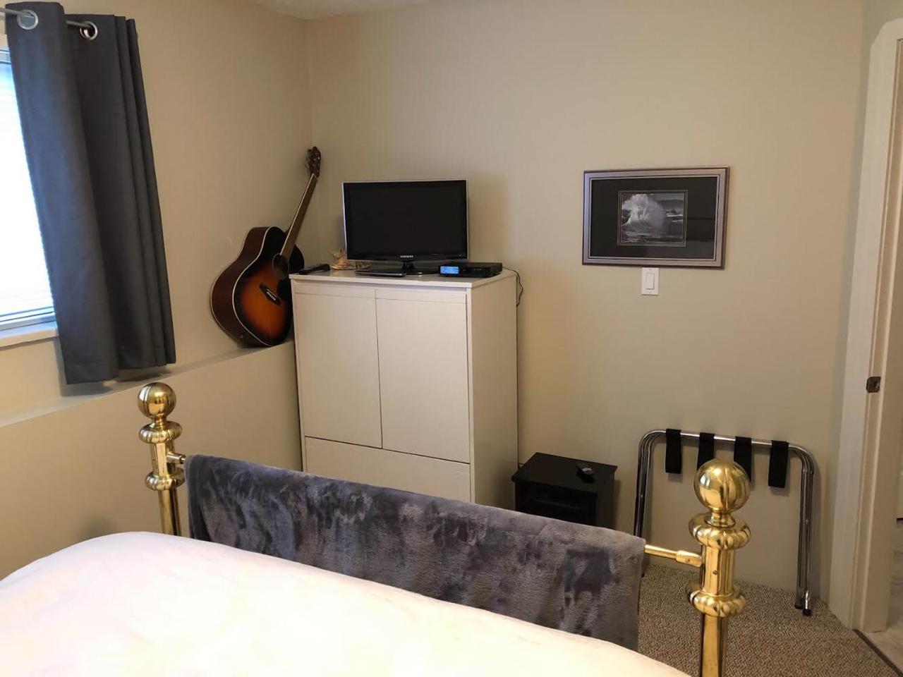Sunshine Coast Suites Sechelt Bagian luar foto
